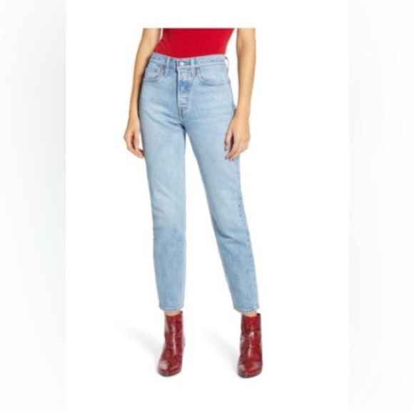 Levi's Women's Wedgie Straight High-Rise Premium Quality Jeans, 27x28 - Picture 2 of 6